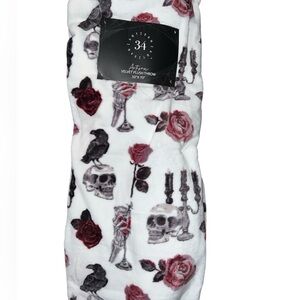 Artisan 34 Halloween Skeleton Hand Skull Raven Crow Rose Gothic candelabra Throw